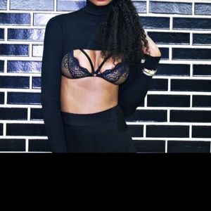 SOLD NWOT Mockneck Knit Shrug Bolero